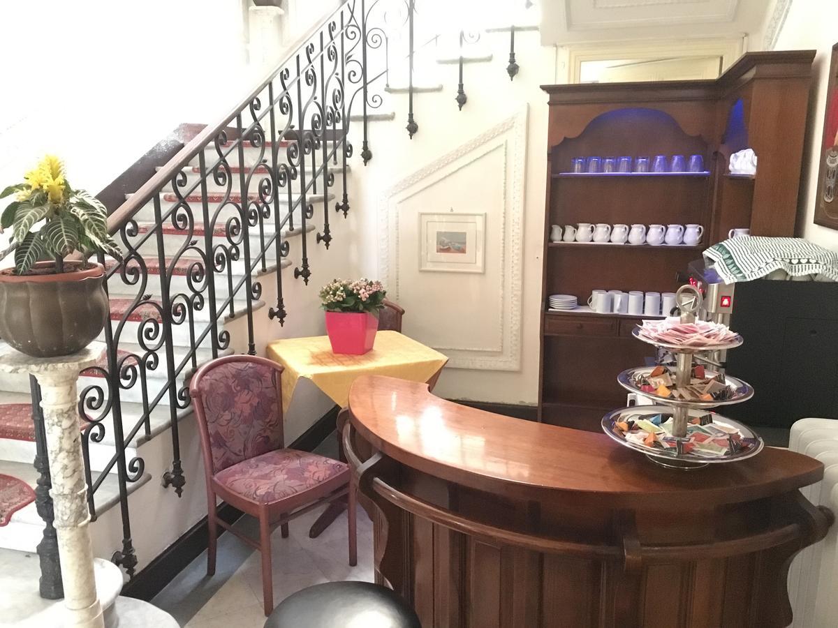 Hotel Milano Санремо Экстерьер фото