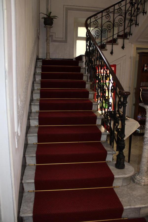 Hotel Milano Санремо Экстерьер фото
